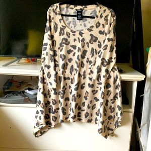Animal print scoop neck top